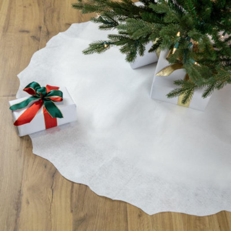 Scalloped Edge Christmas Tree Skirt  38  White