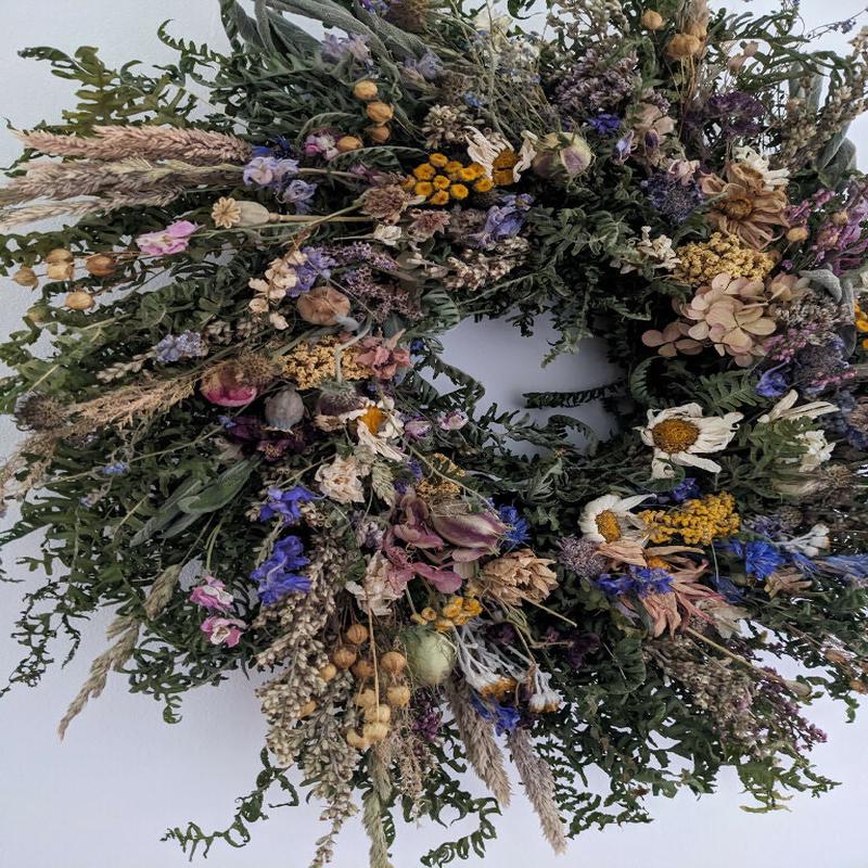 The English Meadow Wreath